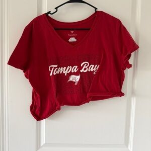Fanatics Red Tampa Bay Buccaneers Cropped V-Neck Tee